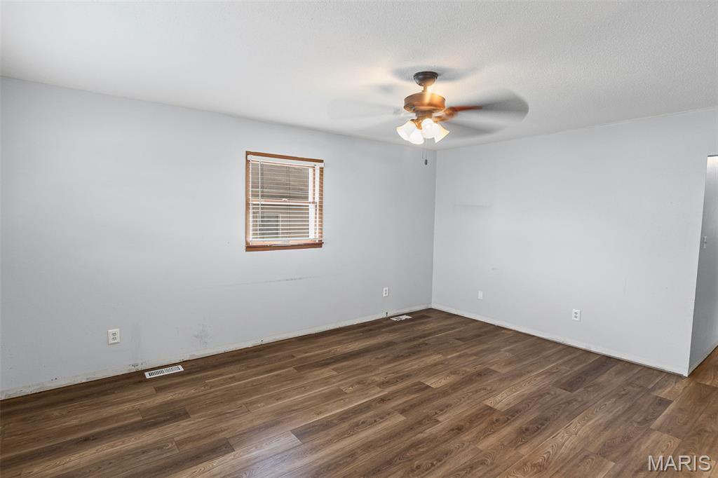 9 North Main Street Moro, IL 62067 - Photo 5 of 27