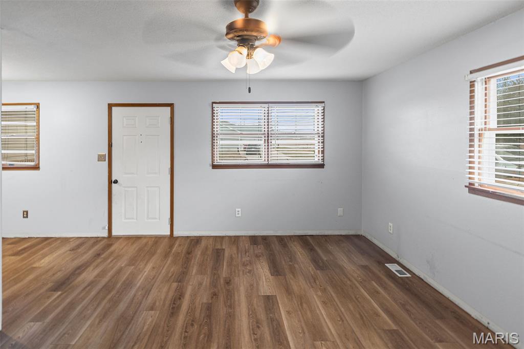 9 North Main Street Moro, IL 62067 - Photo 8 of 27