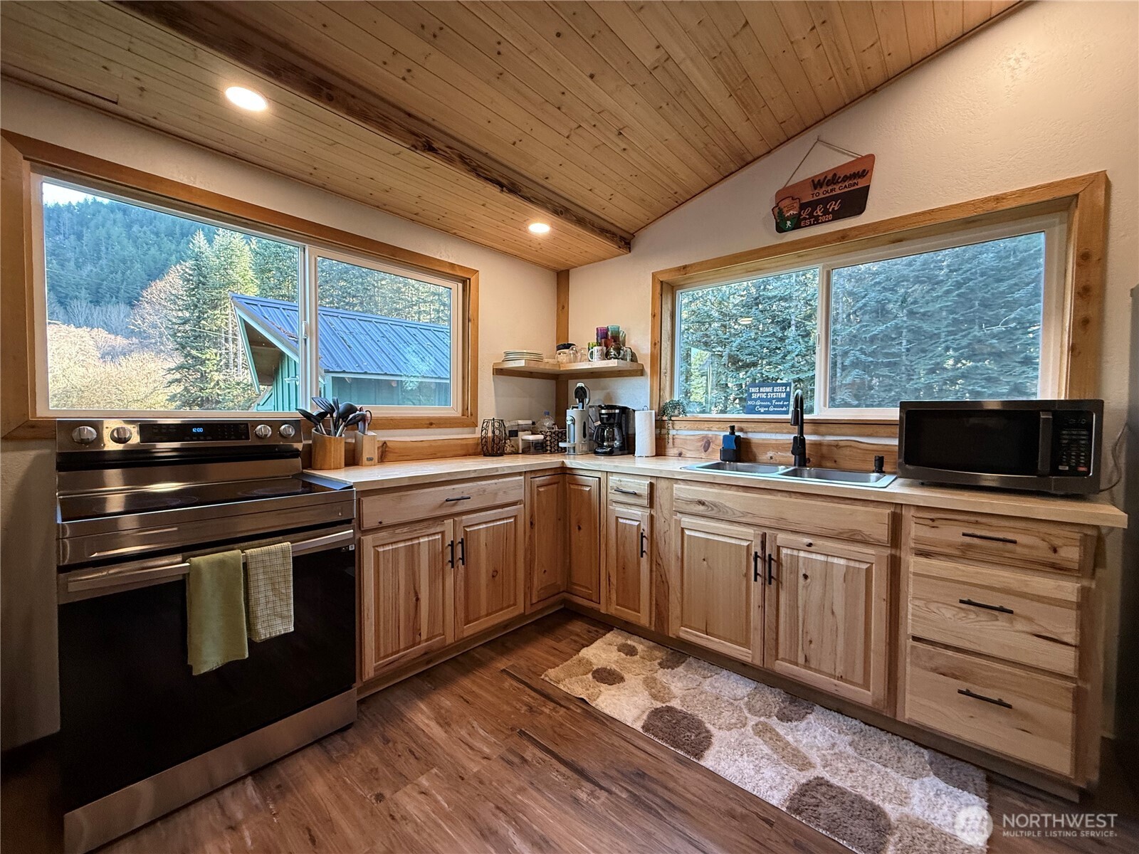 128 Kauer Road Randle, WA 98377 - Photo 11 of 20