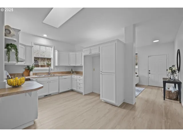 $467,900 | 240 Norway Street, Silverton, OR 97381