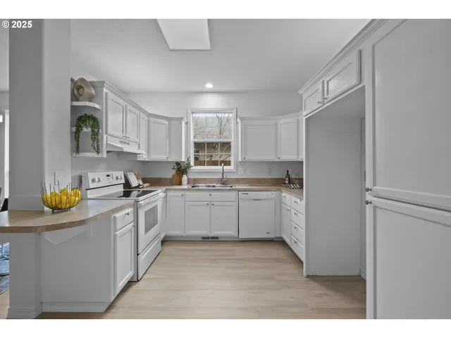 $467,900 | 240 Norway Street, Silverton, OR 97381