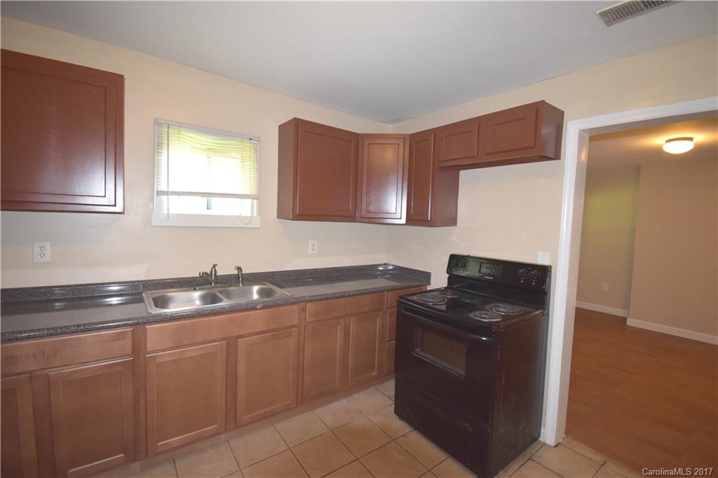 3912 Plainview Road Charlotte, NC 28208 - Photo 6 of 12 Gallery Image 6