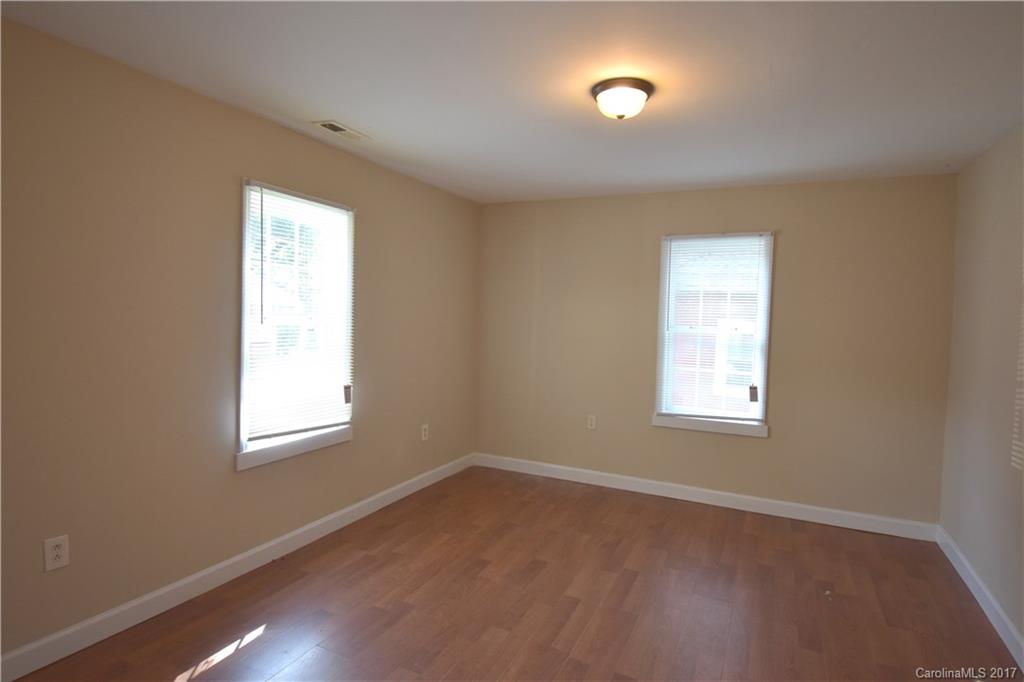 3912 Plainview Road Charlotte, NC 28208 - Photo 10 of 12 Gallery Image 10