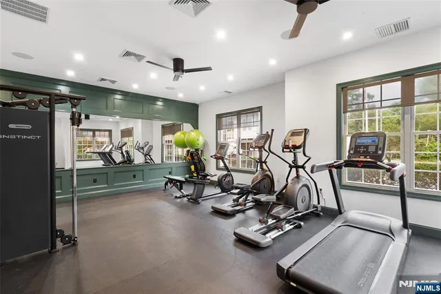 $3,575 | 1100 Sterling Drive, Unit 710, Franklin Lakes, NJ 07417