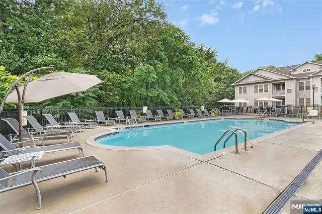 $3,575 | 1100 Sterling Drive, Unit 710, Franklin Lakes, NJ 07417