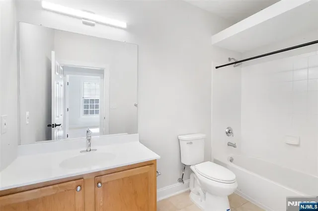 $3,575 | 1100 Sterling Drive, Unit 710, Franklin Lakes, NJ 07417