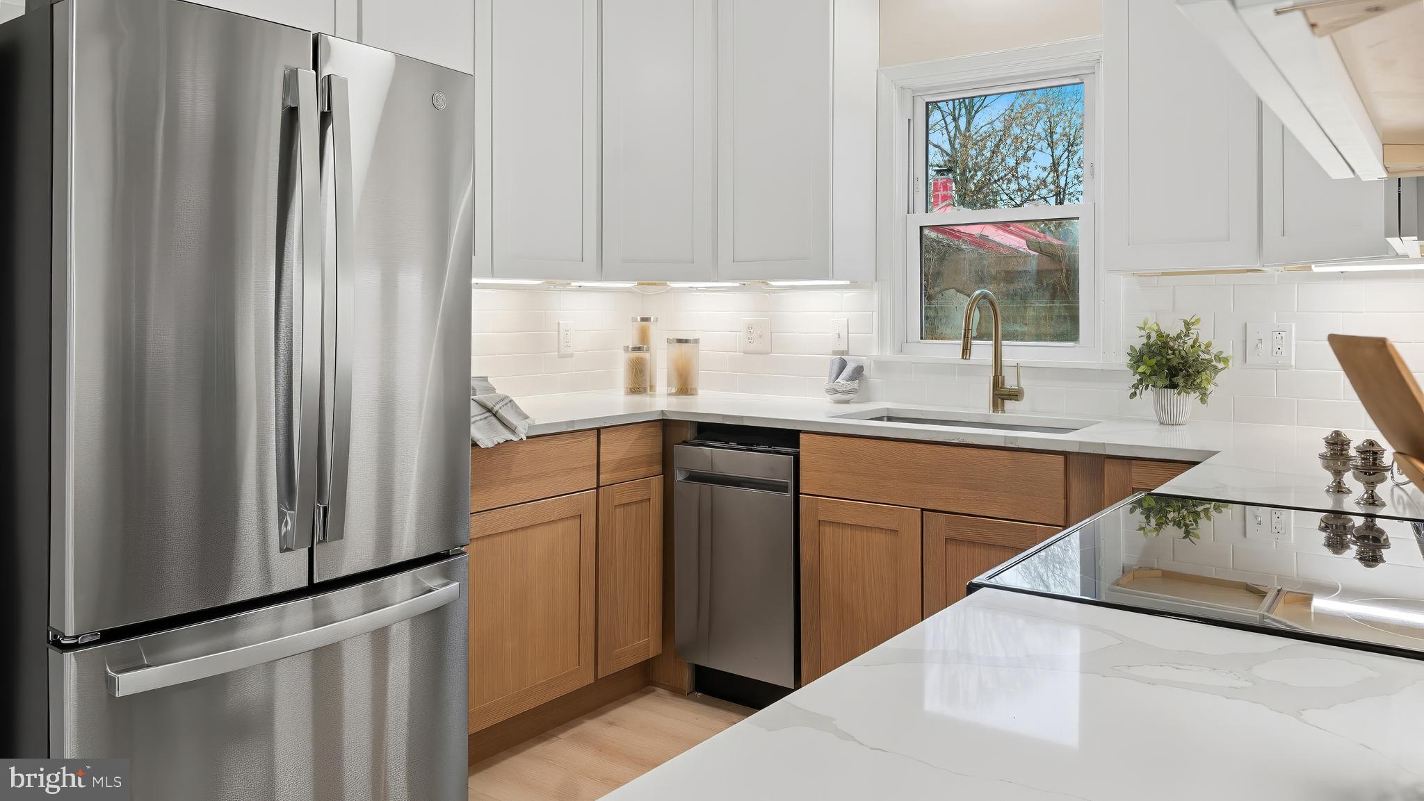 4937 Aspen Street Shady Side, MD 20764 - Photo 2 of 40