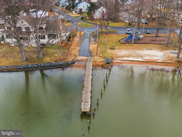 $379,999 | 4937 Aspen Street, Shady Side, MD 20764