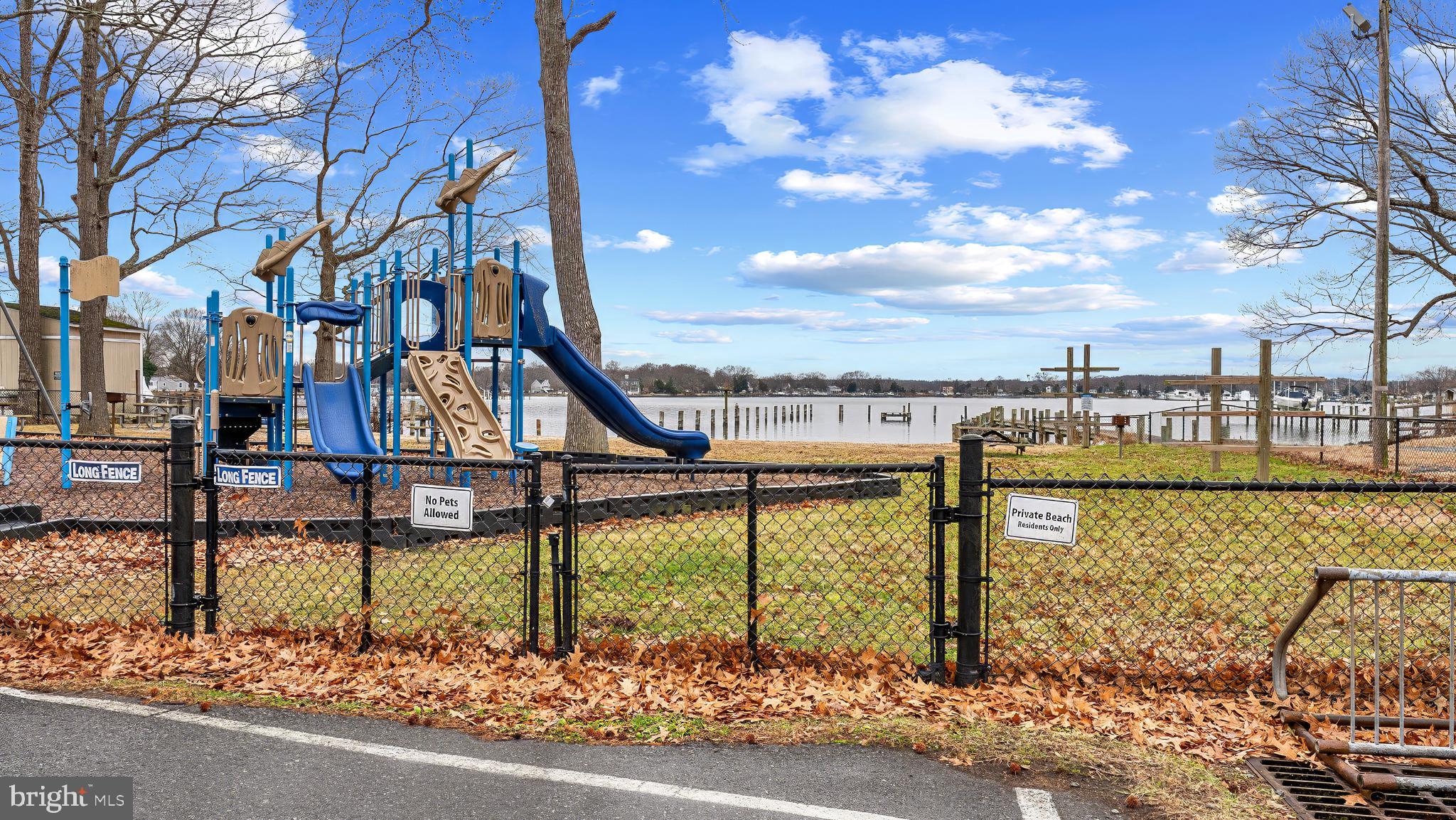 4937 Aspen Street Shady Side, MD 20764 - Photo 7 of 40