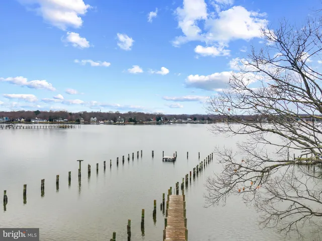 $379,999 | 4937 Aspen Street, Shady Side, MD 20764