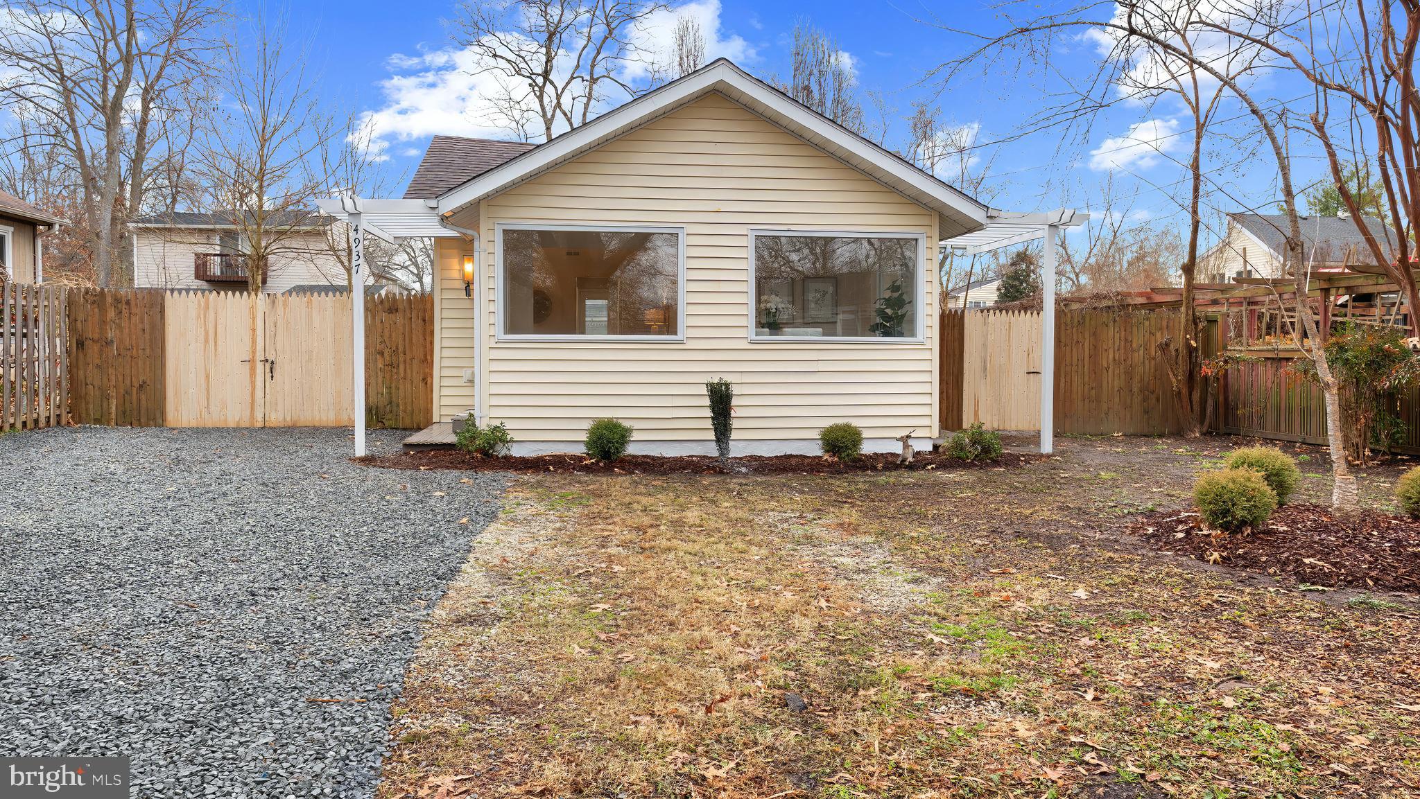 4937 Aspen Street Shady Side, MD 20764 - Photo 9 of 40