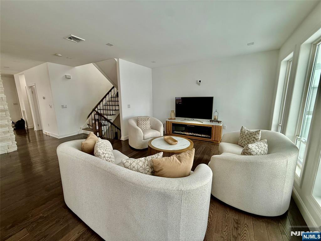 230-232 Emerson Avenue Paterson, NJ 07502 - Photo 10 of 17