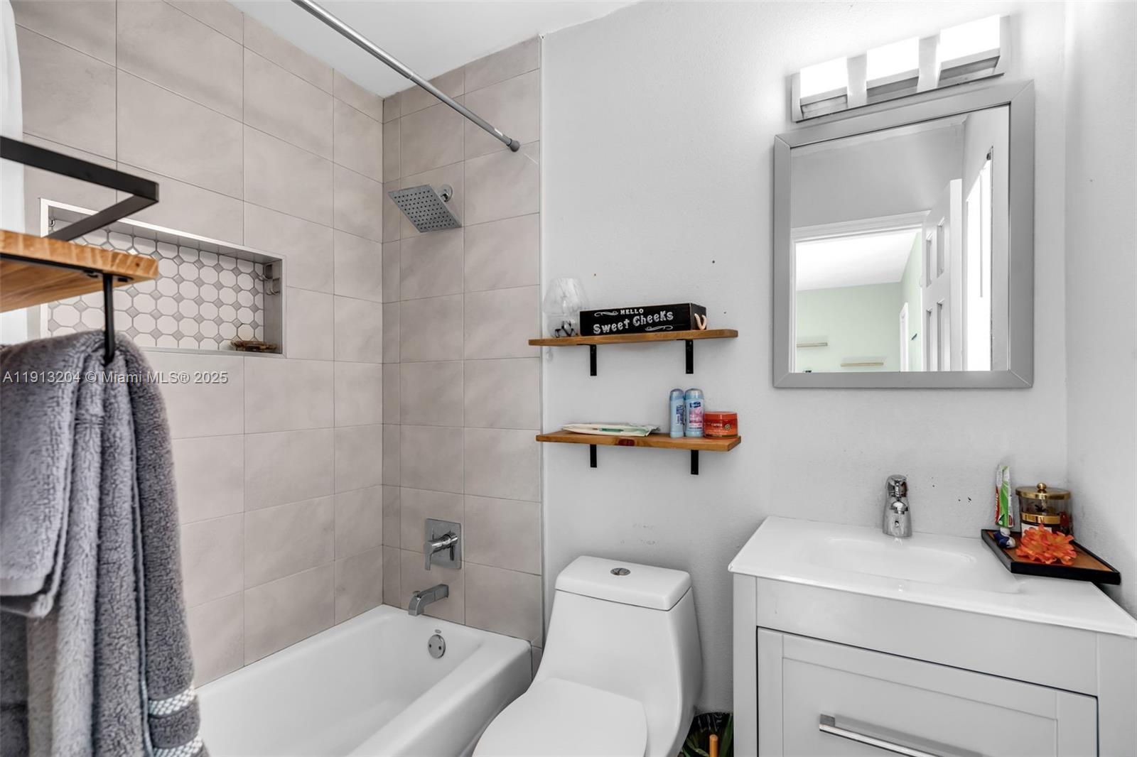 302 Northwest 100th Street Miami, FL 33150 - Photo 21 of 29