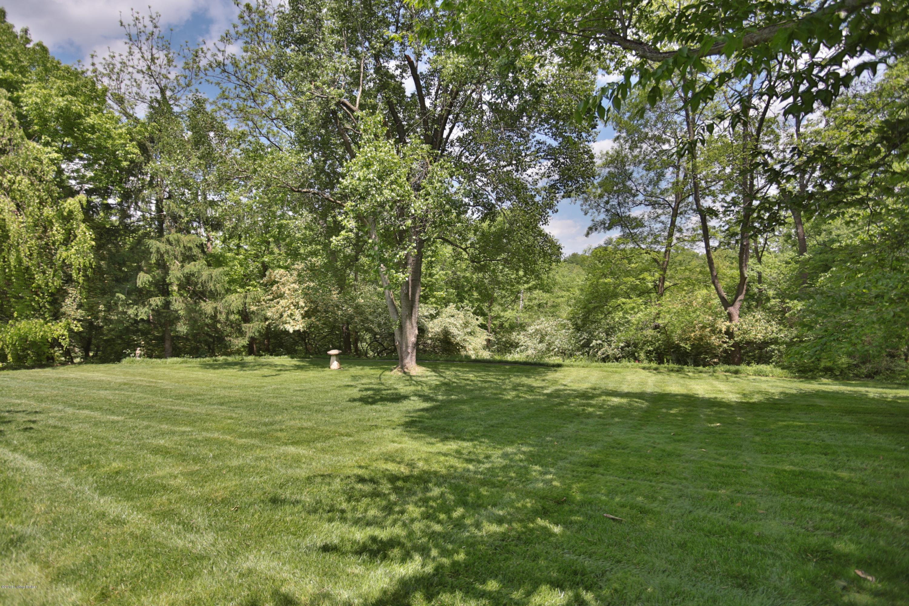 197 Westwind Road Louisville, KY 40207 - Photo 37 of 40 45