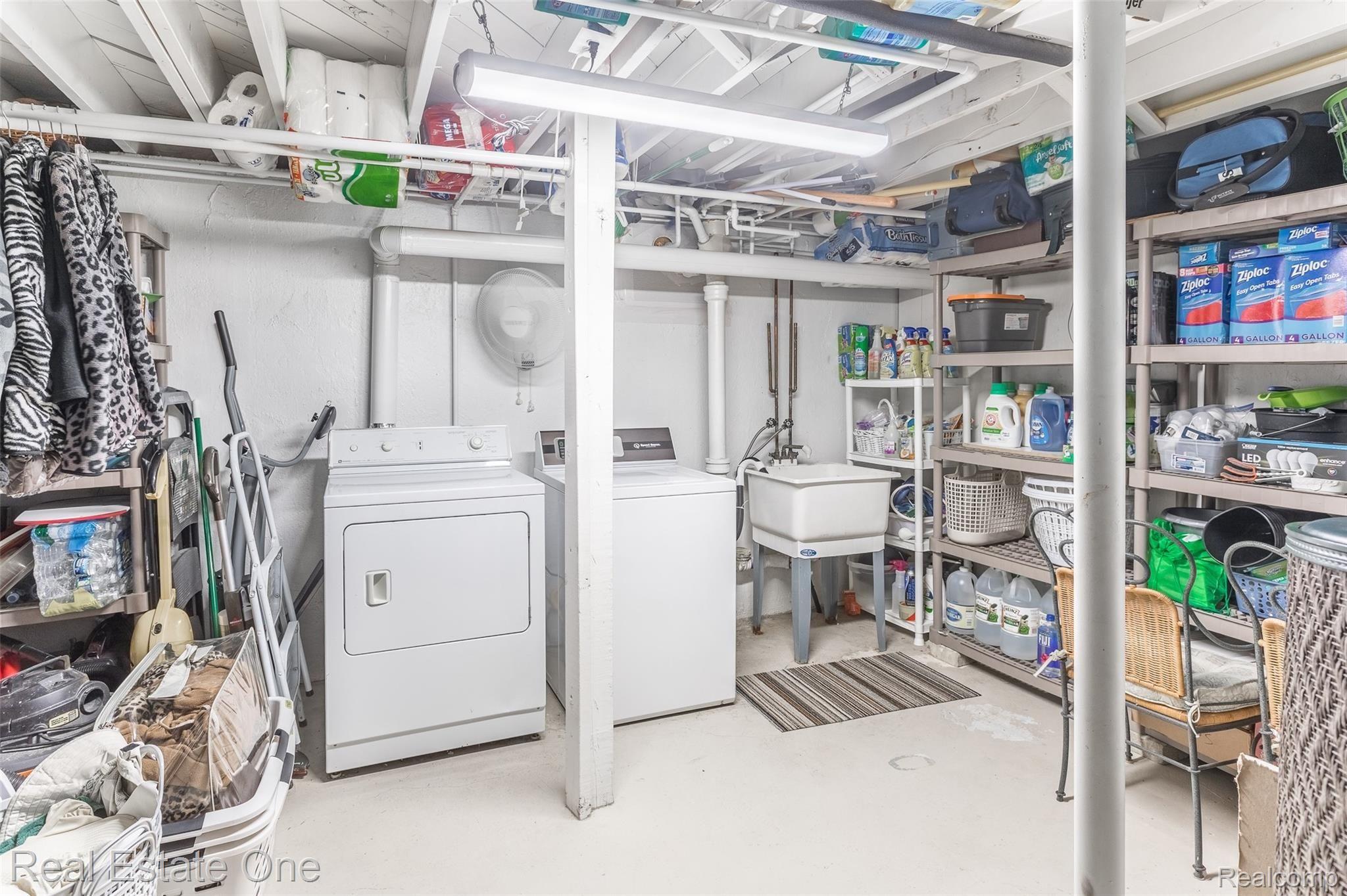 697 West Maple Road, Unit 31 Clawson, MI 48017 - Photo 16 of 20 Maple-23.jpg