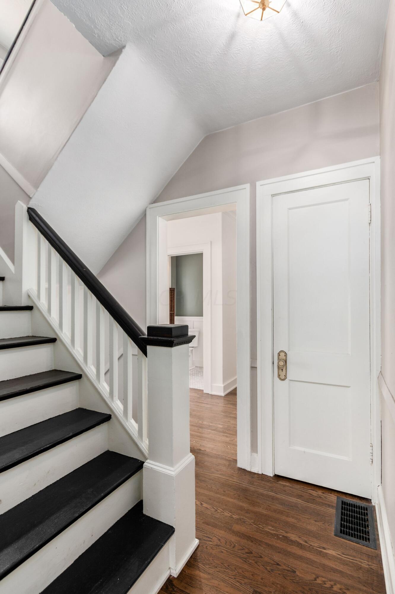 86 Brighton Road Columbus, OH 43202 - Photo 18 of 52 Hallway to Upstairs