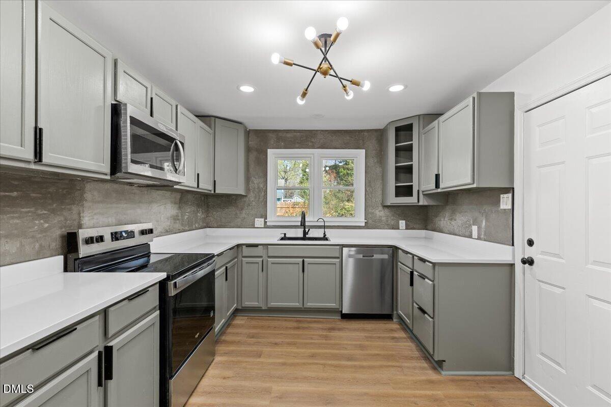 548 West Spring Street Henderson, NC 27536 - Photo 7 of 30 09-IMG_4979