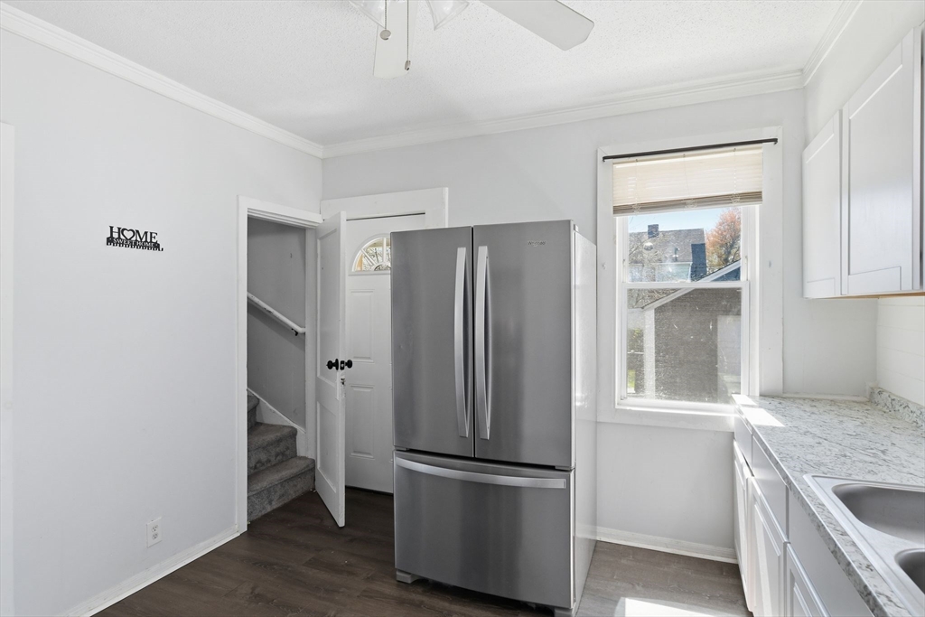 25 Victoria Street Springfield, MA 01104 - Photo 13 of 42