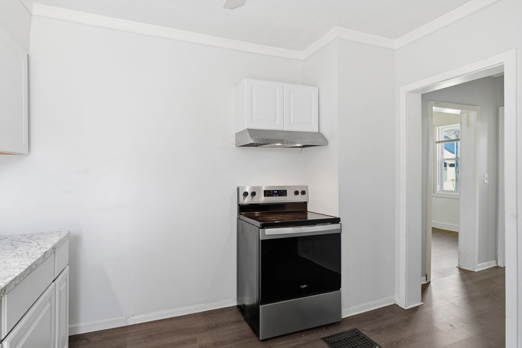 25 Victoria Street Springfield, MA 01104 - Photo 14 of 42