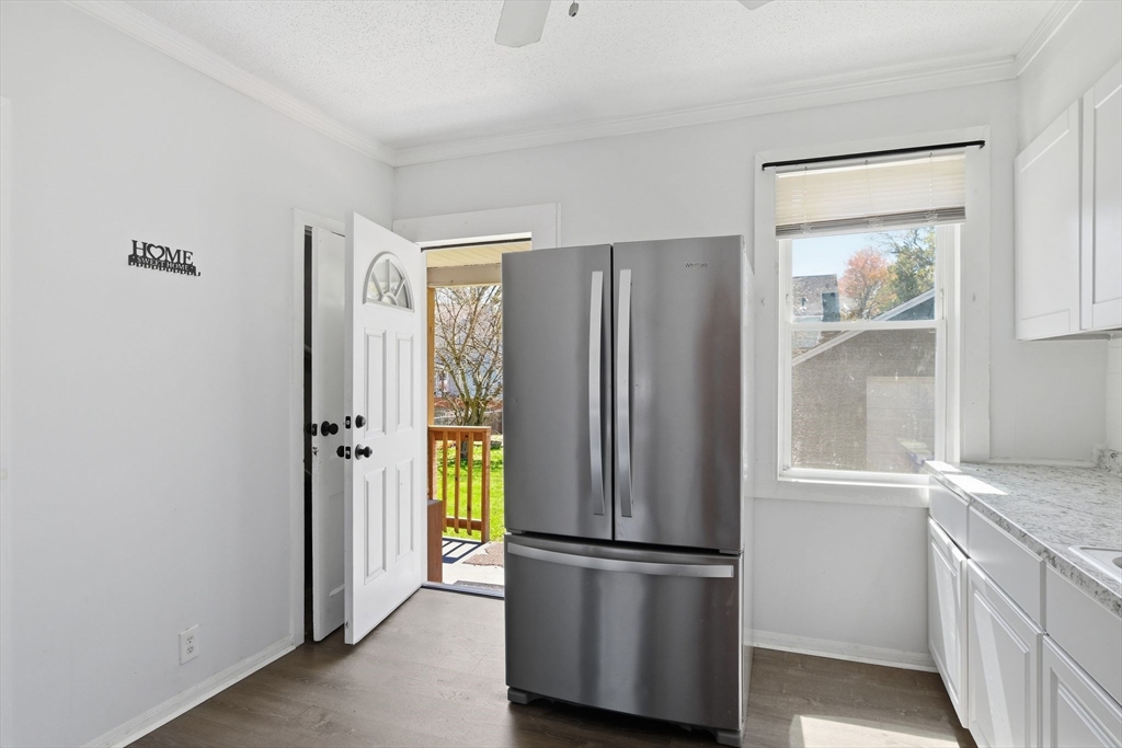 25 Victoria Street Springfield, MA 01104 - Photo 16 of 42