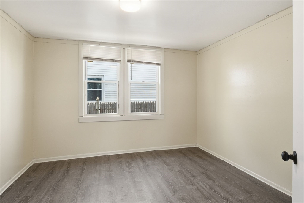 25 Victoria Street Springfield, MA 01104 - Photo 17 of 42