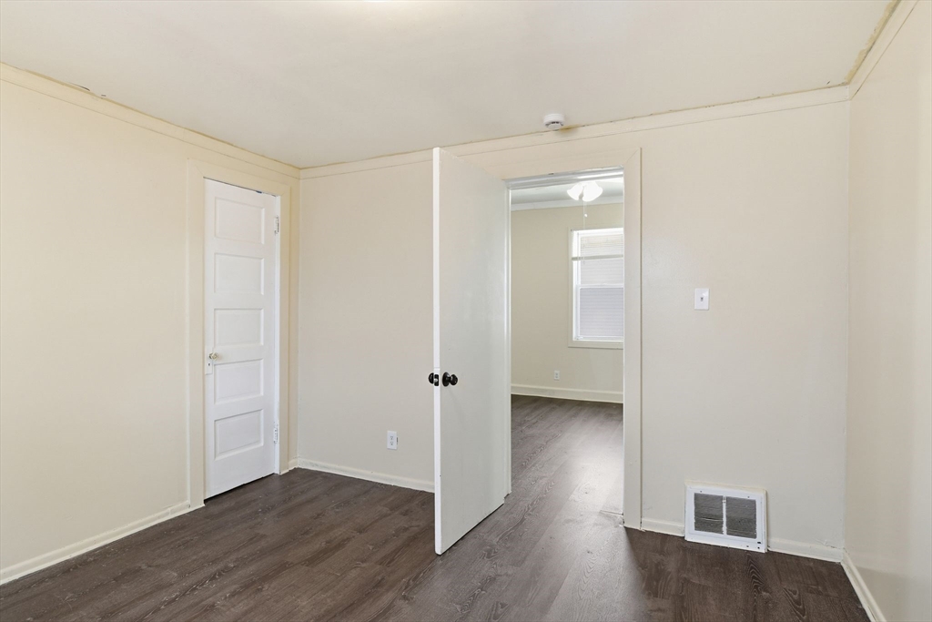 25 Victoria Street Springfield, MA 01104 - Photo 19 of 42