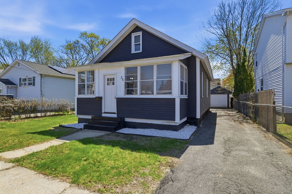 25 Victoria Street Springfield, MA 01104 - Photo 2 of 42