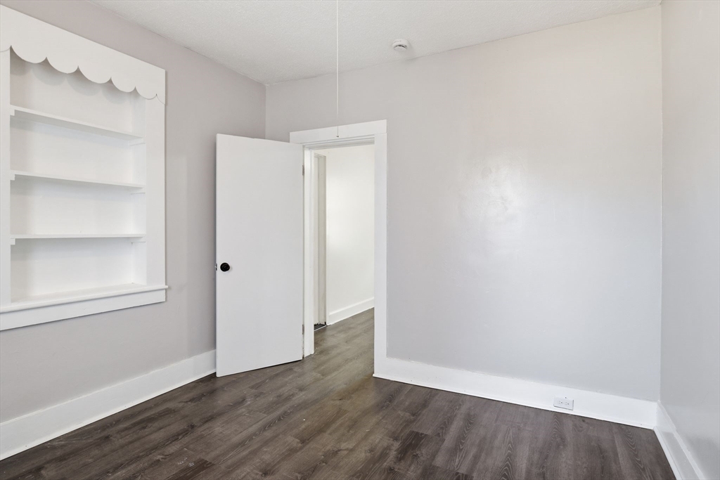 25 Victoria Street Springfield, MA 01104 - Photo 22 of 42