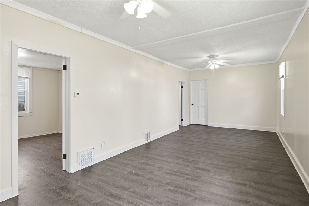 25 Victoria Street Springfield, MA 01104 - Photo 8 of 42