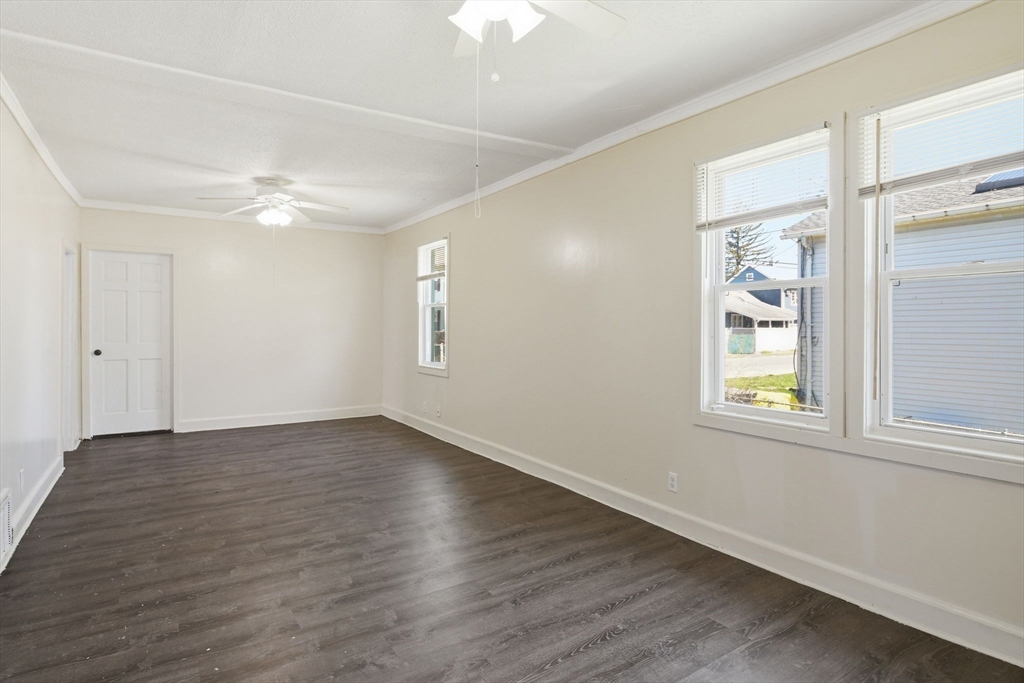 25 Victoria Street Springfield, MA 01104 - Photo 9 of 42