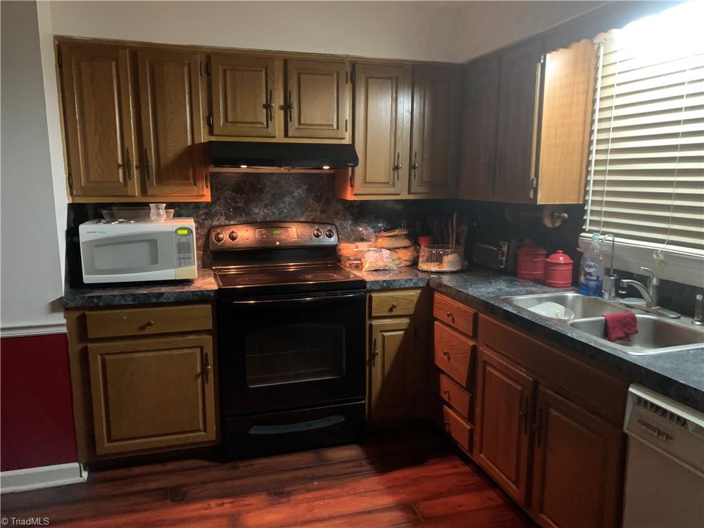237 Buckingham Road Pinnacle, NC 27043 - Photo 12 of 48