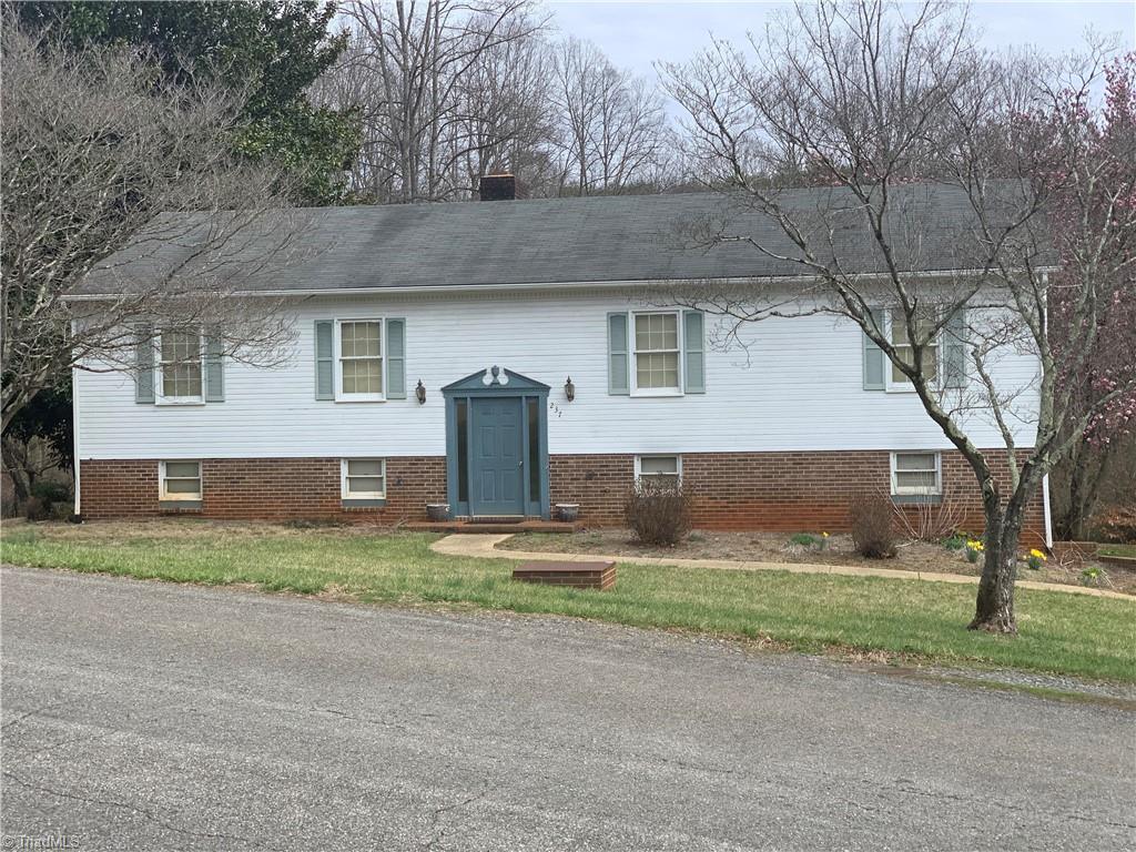 237 Buckingham Road Pinnacle, NC 27043 - Photo 3 of 48
