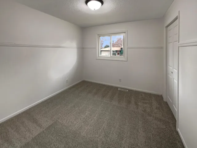 $350,000 | 901 Oak Ridge Point Northeast, Blaine, MN 55434