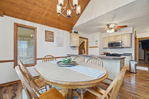 $715,000 | 1889 West County Road 1000 North, Lizton, IN 46149