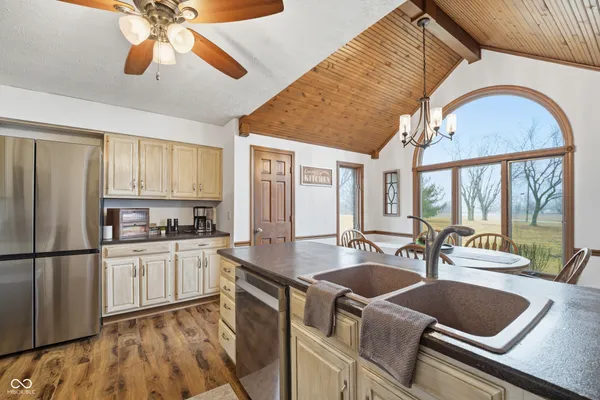 $715,000 | 1889 West County Road 1000 North, Lizton, IN 46149