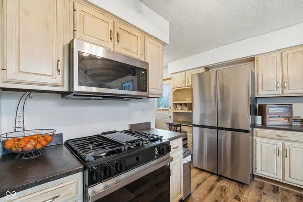 $715,000 | 1889 West County Road 1000 North, Lizton, IN 46149