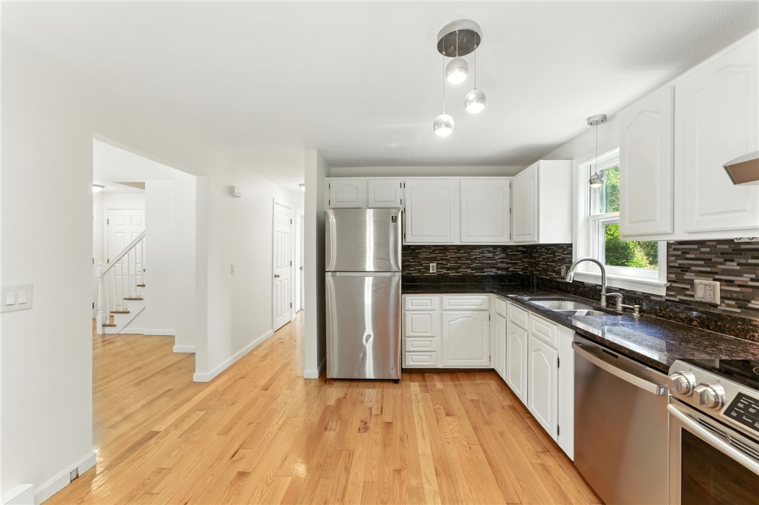 511 Kingstown Road Richmond, RI 02892 - Photo 9 of 37 Kitchen