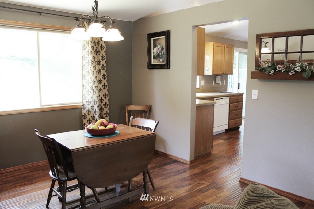 1418 225th Street Southwest Bothell, WA 98021 - Photo 5 of 23