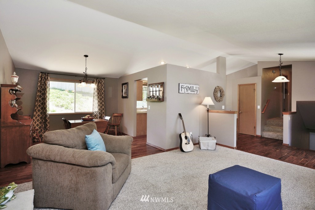 1418 225th Street Southwest Bothell, WA 98021 - Photo 9 of 23