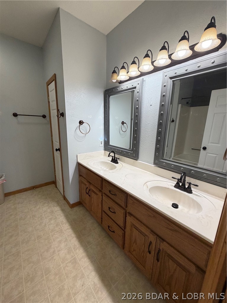 157 Sawmill Road St. Robert, MO 65584 - Photo 18 of 46 Primary bathroom