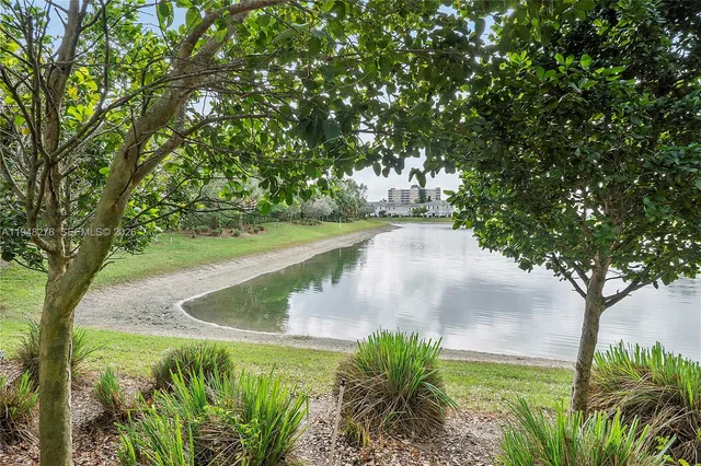 $3,150 | 9032 Northwest 38th Drive, Unit 8, Coral Springs, FL 33065