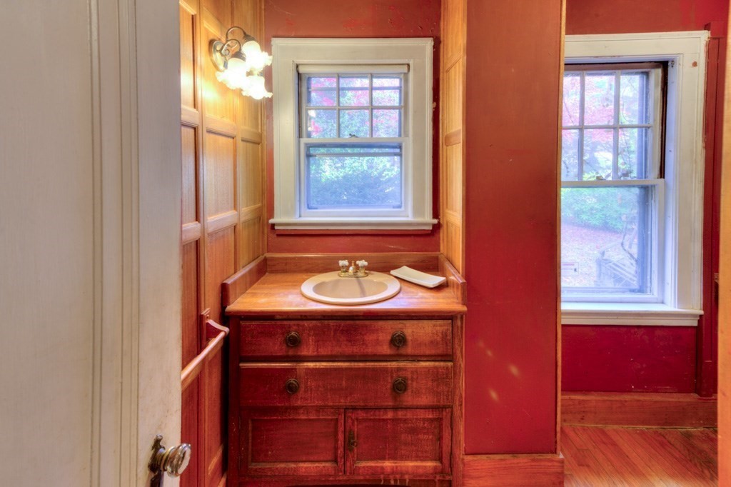 24 Hadwen Road Worcester, MA 01602 - Photo 29 of 42