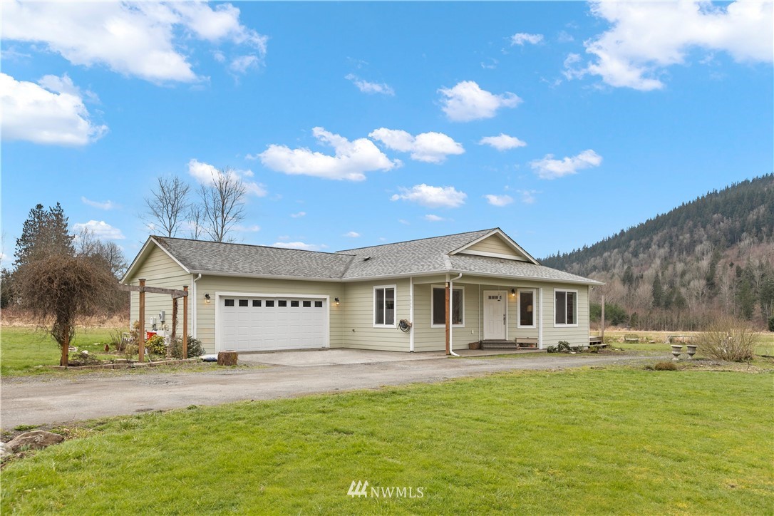 3995 Squalicum Lake Road Bellingham, WA 98226 - Photo 1 of 35 Gallery Image 1