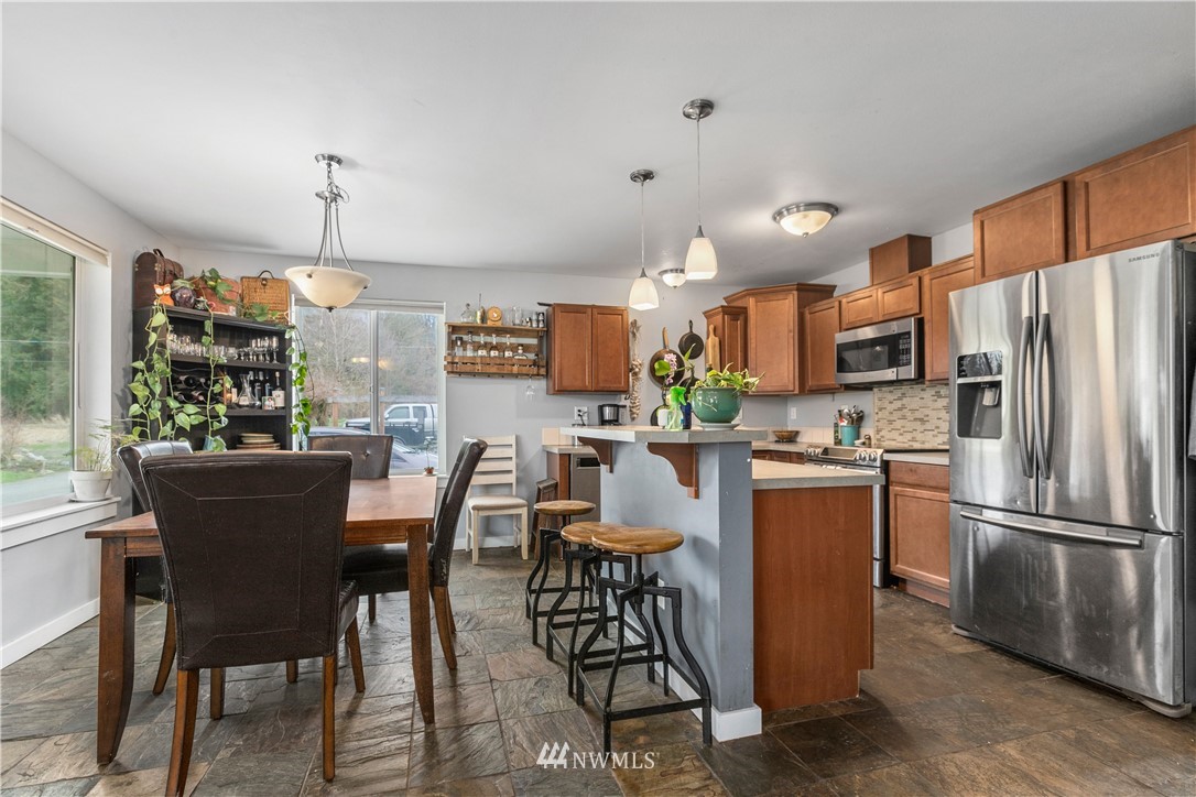3995 Squalicum Lake Road Bellingham, WA 98226 - Photo 12 of 35 Gallery Image 12