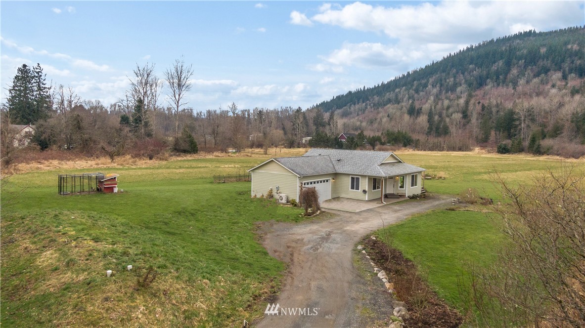 3995 Squalicum Lake Road Bellingham, WA 98226 - Photo 2 of 35 Gallery Image 2