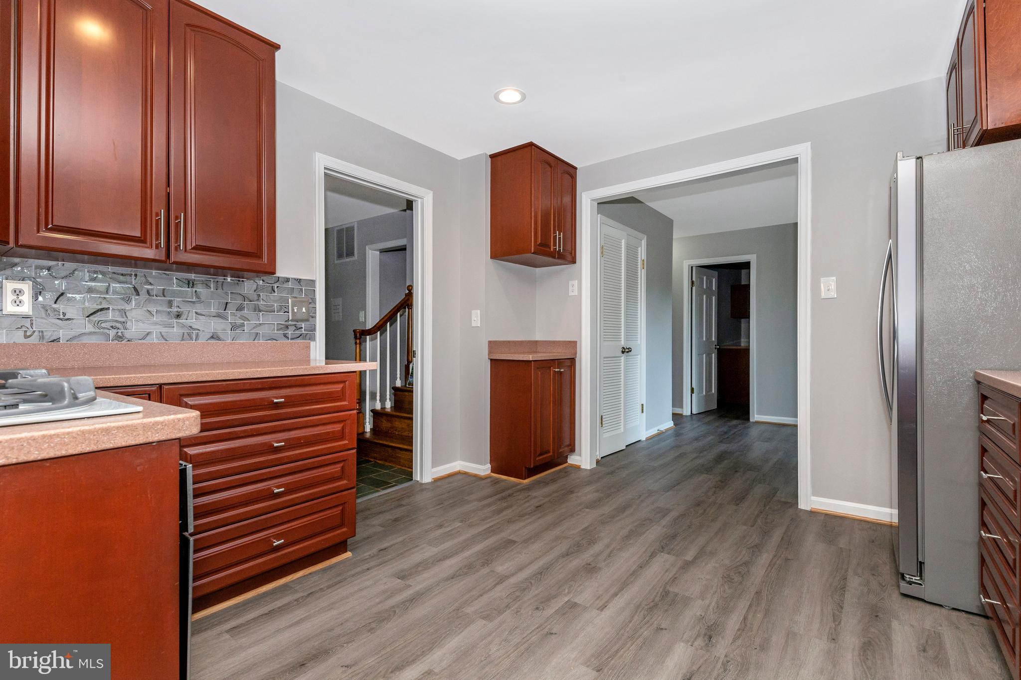 13104 Brandon Way Road Gaithersburg, MD 20878 - Photo 5 of 39 KITCHEN