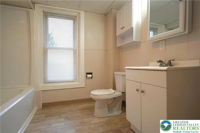 $1,850 | 543 Chestnut Street, Emmaus, PA 18049