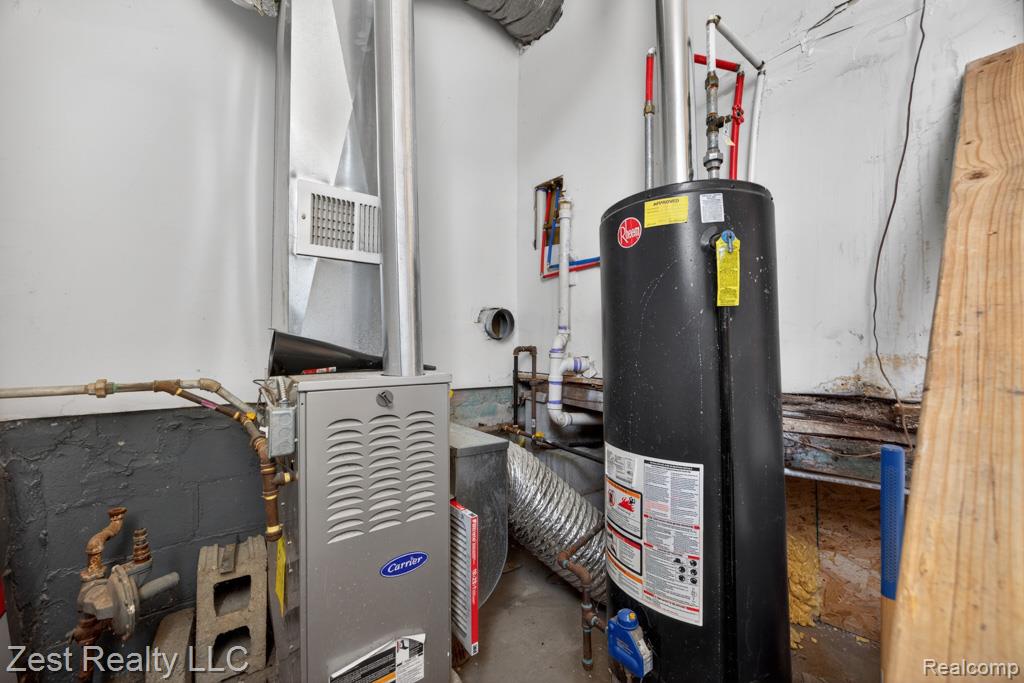 3902 Isabelle Street Inkster, MI 48141 - Photo 18 of 20 Utility room featuring water heater