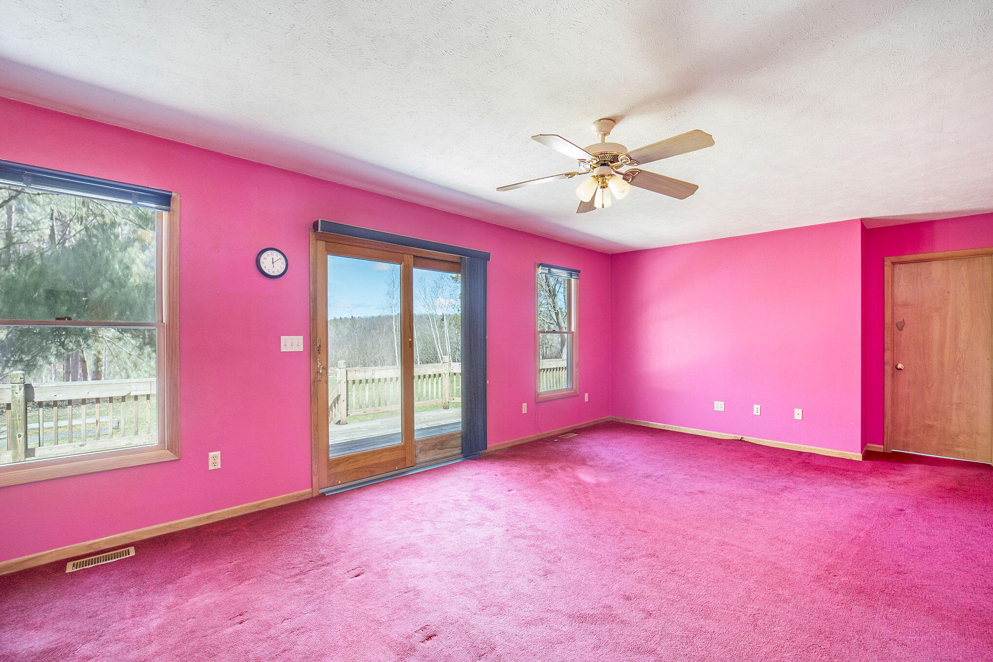 6970 Kenny Road Kaleva, MI 49645 - Photo 20 of 34 Living room