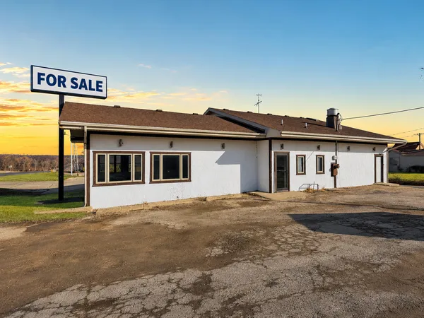 $355,000 | 519 North West Avenue, Freeport, IL 61032